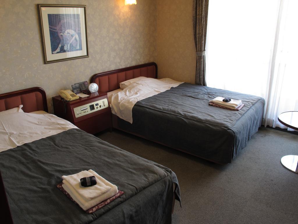 Hotel Platon Chikuma Екстериор снимка