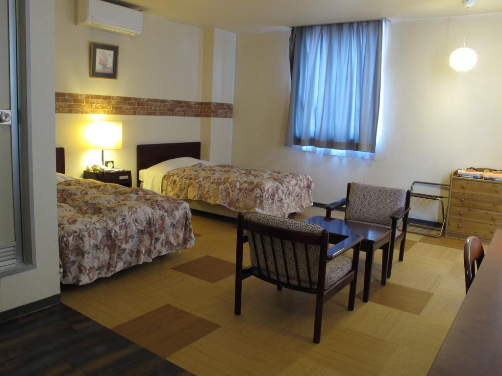 Hotel Platon Chikuma Екстериор снимка