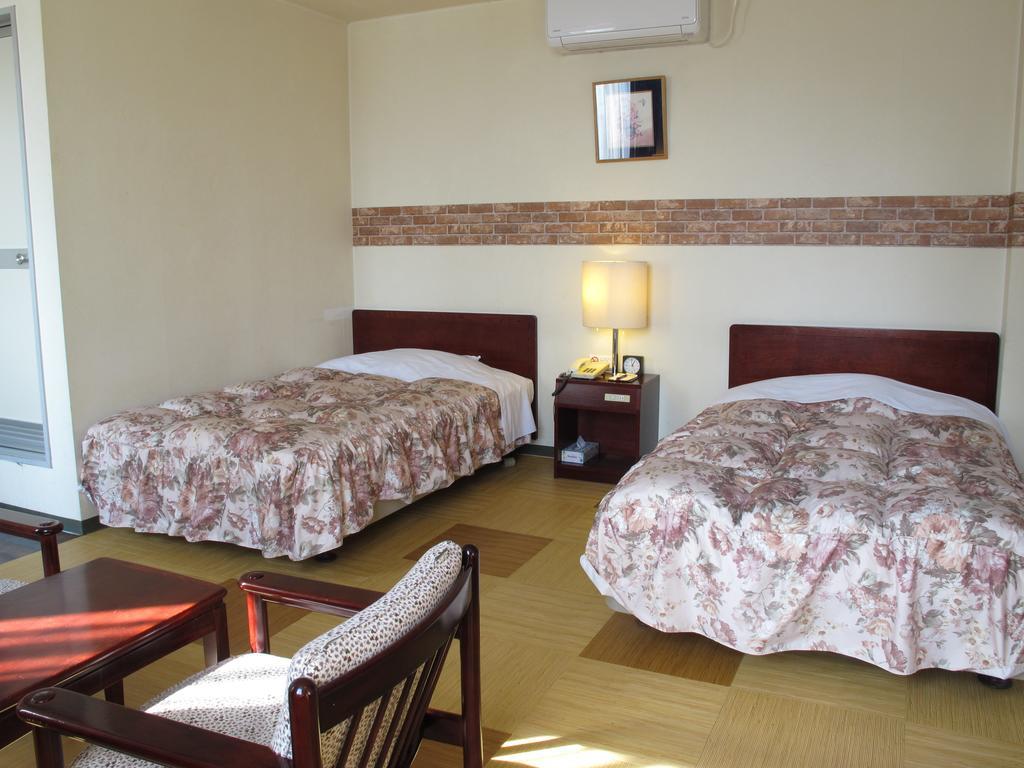 Hotel Platon Chikuma Екстериор снимка