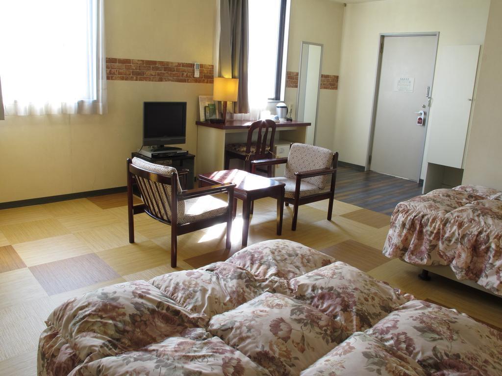 Hotel Platon Chikuma Екстериор снимка