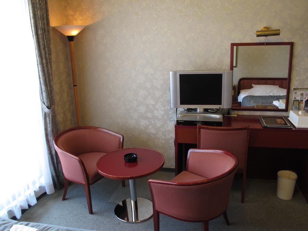 Hotel Platon Chikuma Екстериор снимка